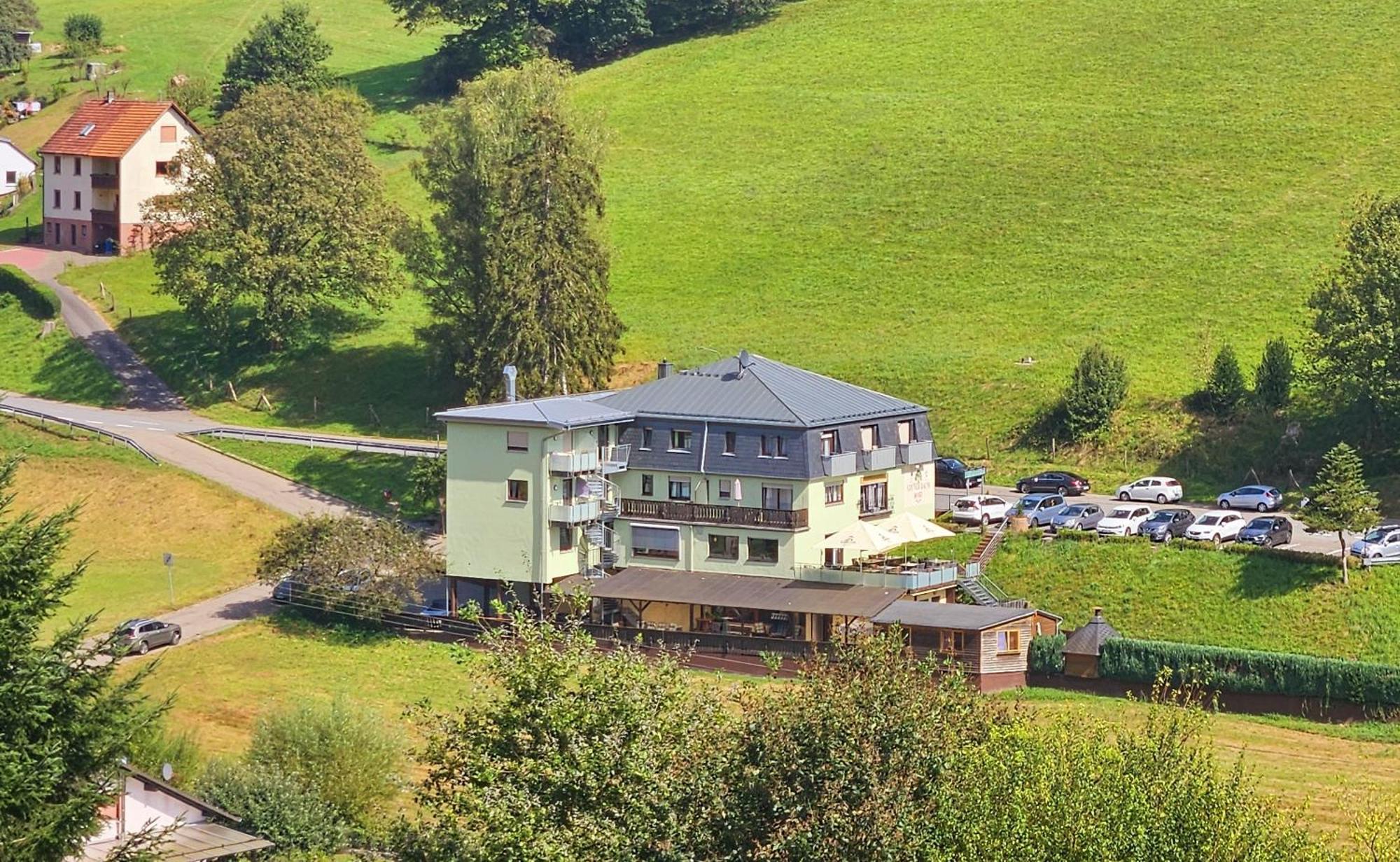 Hotel Gruener Baum Mit Restaurant & Wellness Oberzent Exteriér fotografie
